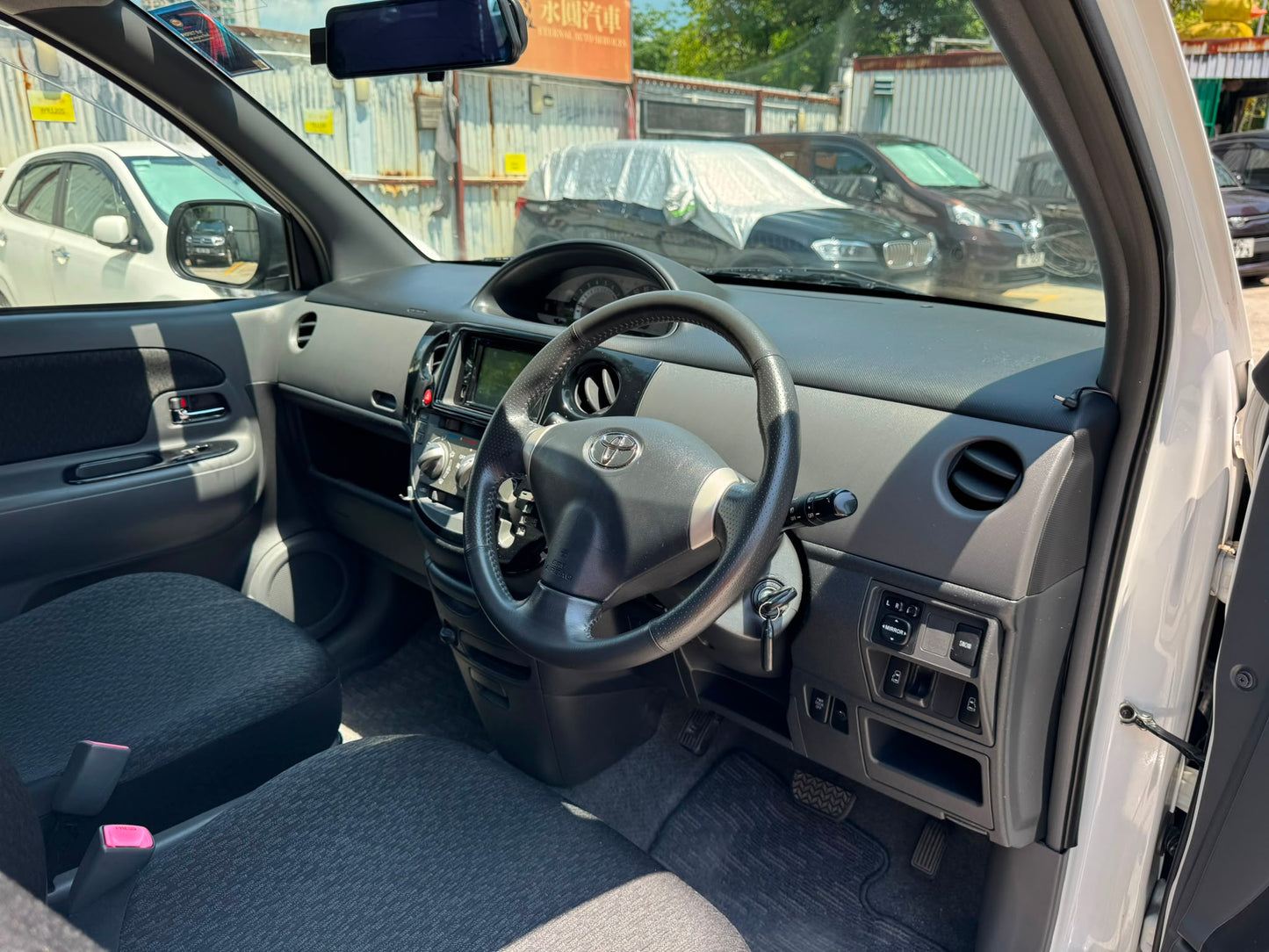 TOYOTA SIENTA 2011