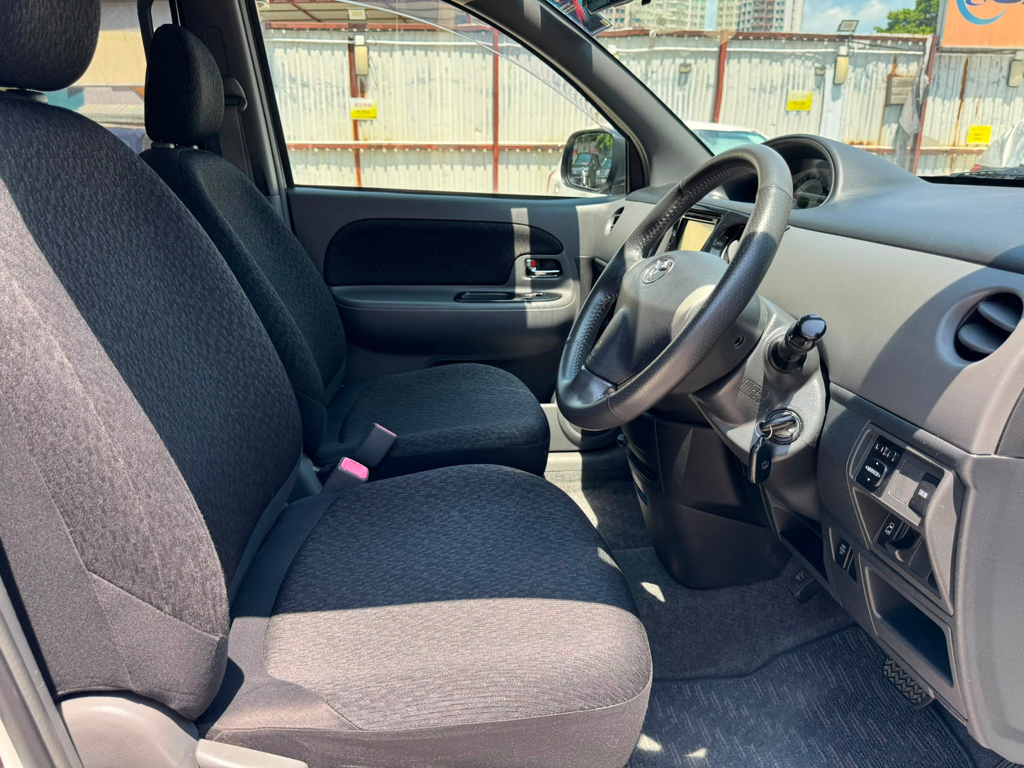 TOYOTA SIENTA 2011