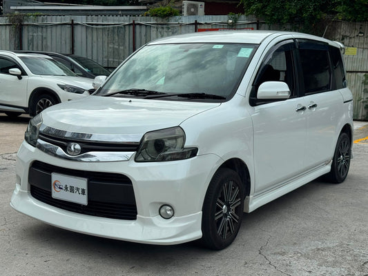 TOYOTA SIENTA 2011