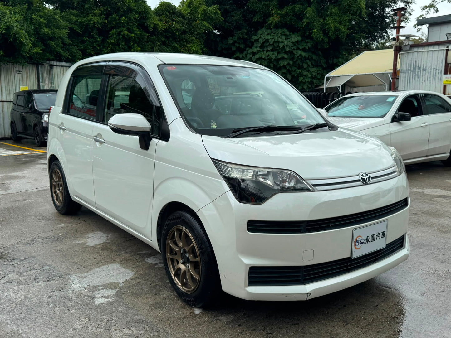 Toyota Spade 2015