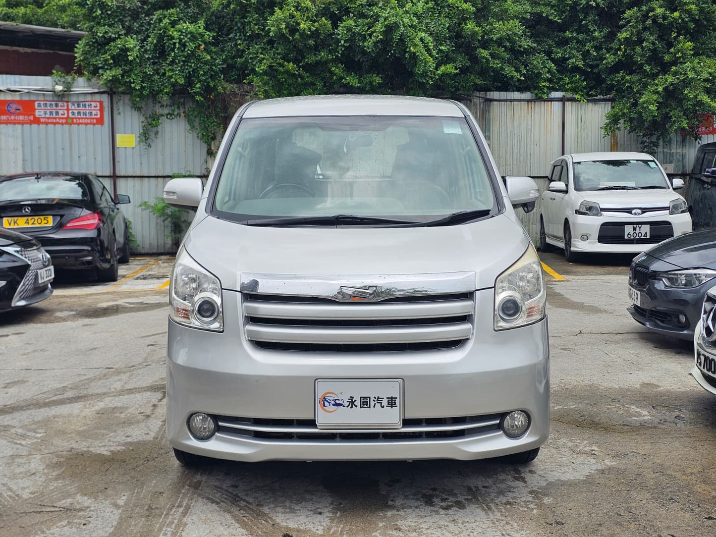 Toyota Noah 2008