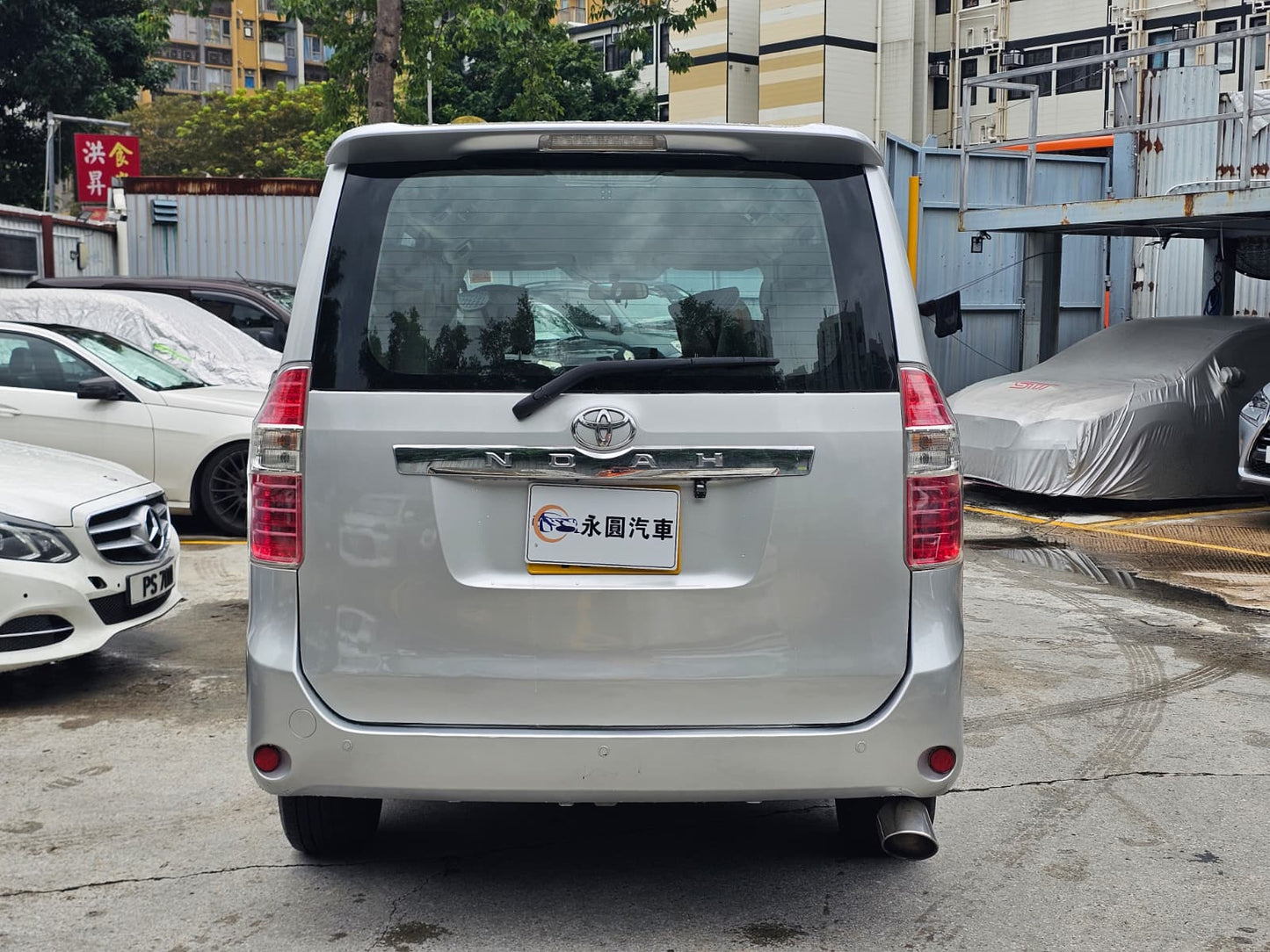 Toyota Noah 2008