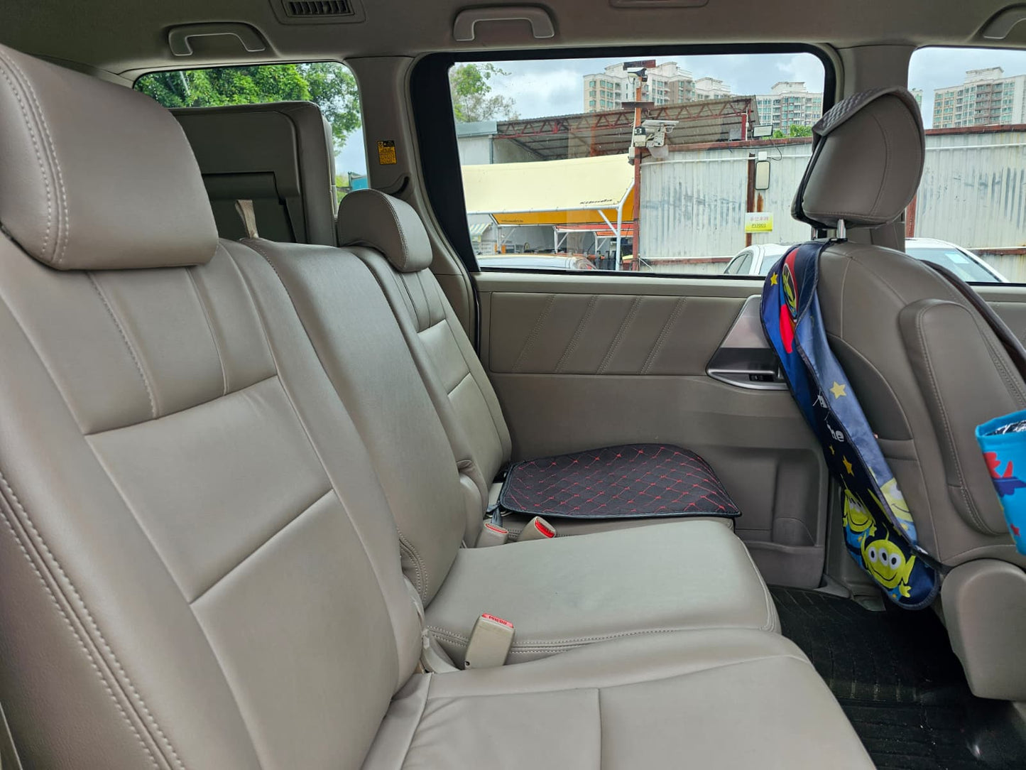Toyota Noah 2008
