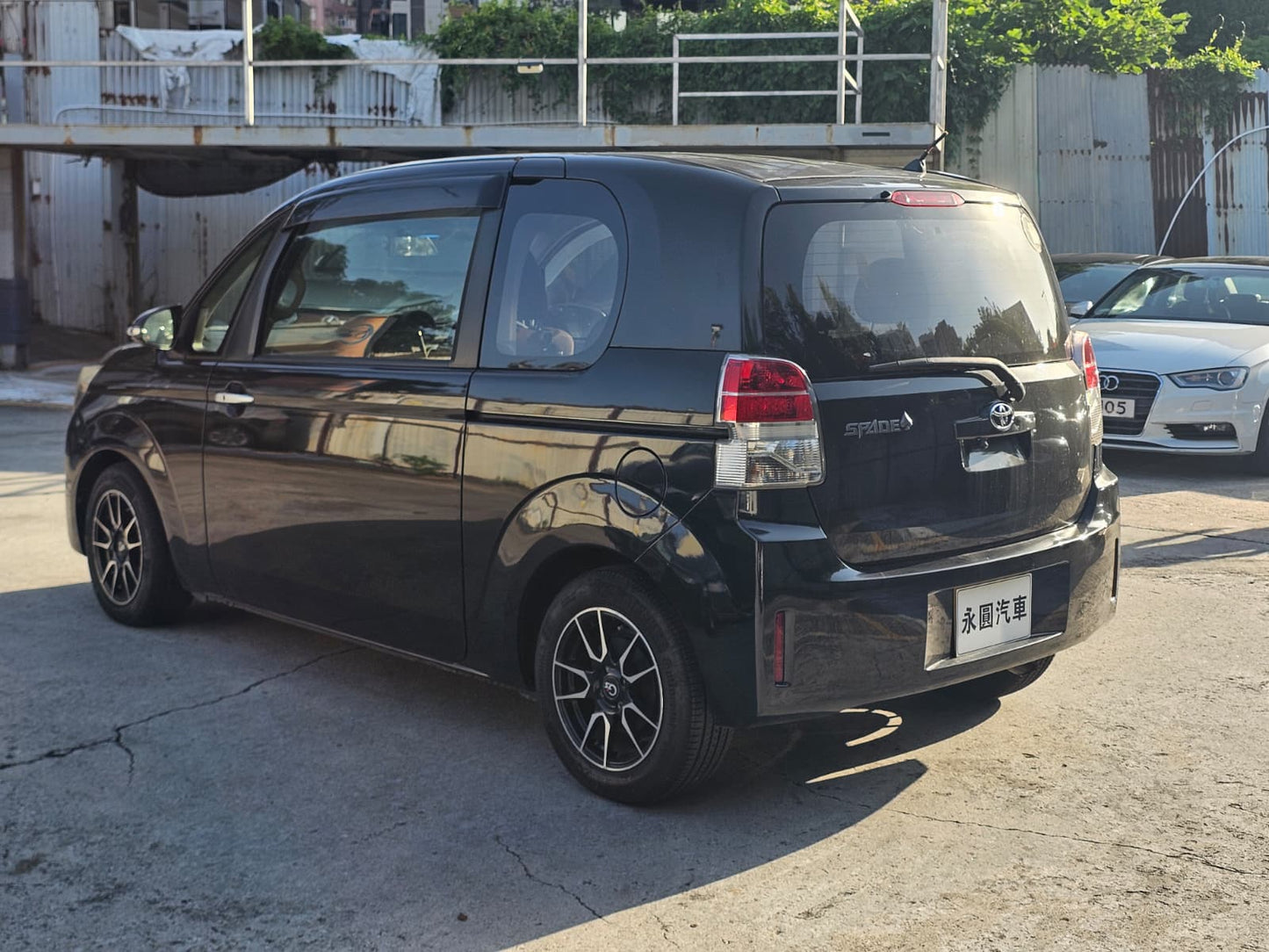 Toyota Spade 2013