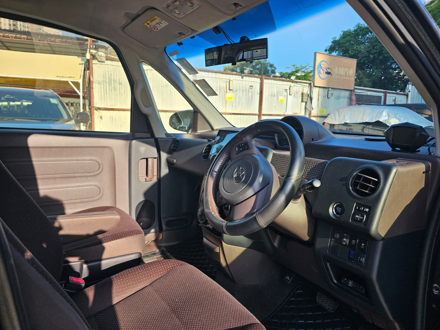 Toyota Spade 2013