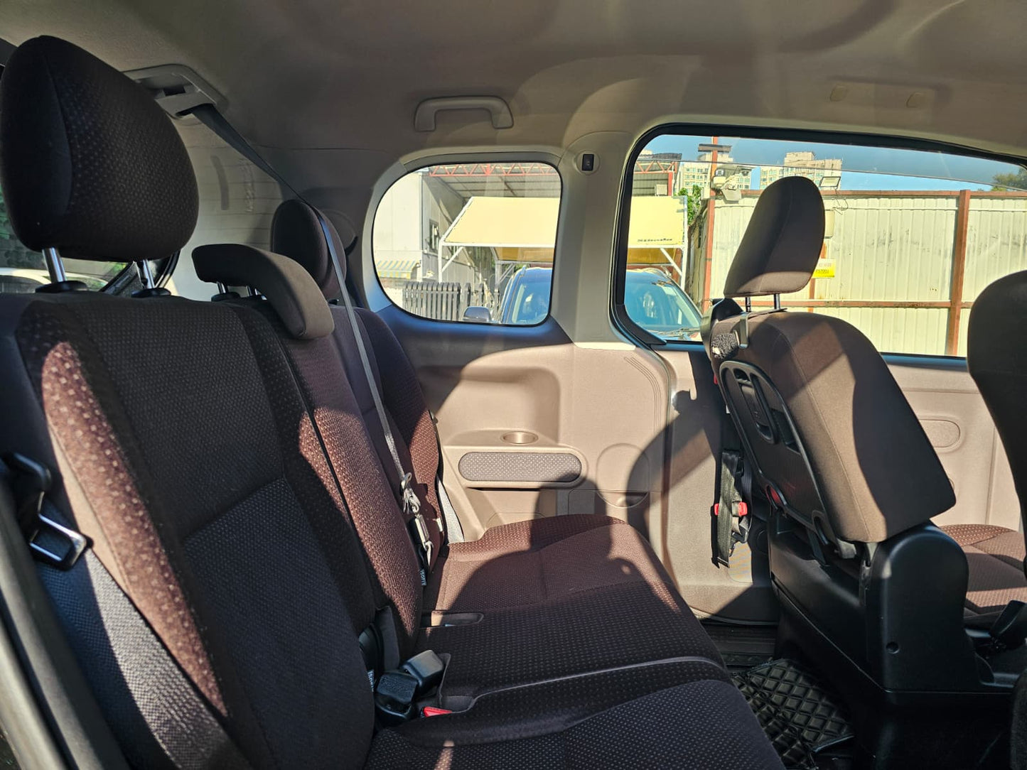 Toyota Spade 2013