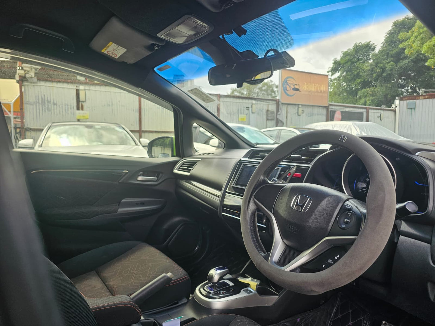 Honda Fit Hybrid 2015