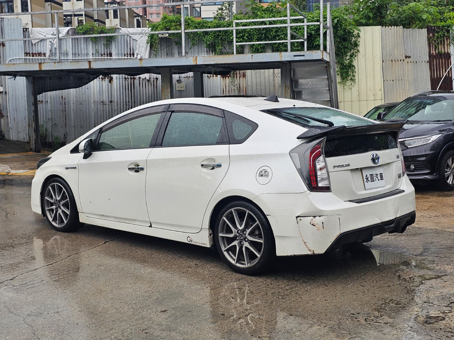 TOYOTA PRIUS HYBRID GS 2012