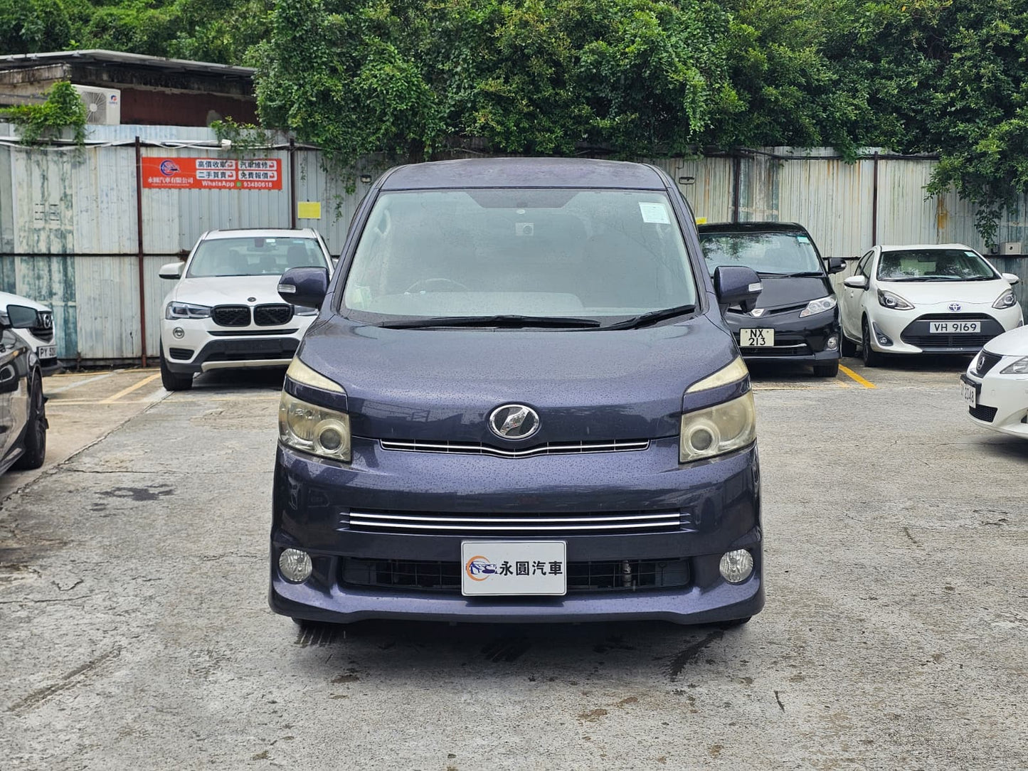 Toyota Voxy 2010