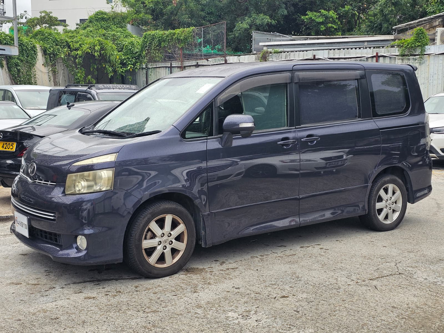 Toyota Voxy 2010