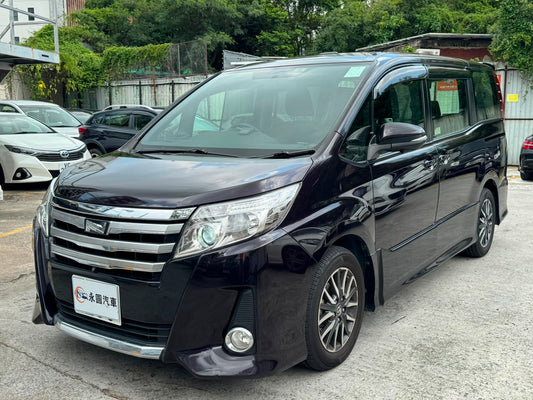 TOYOTA NOAH 2014