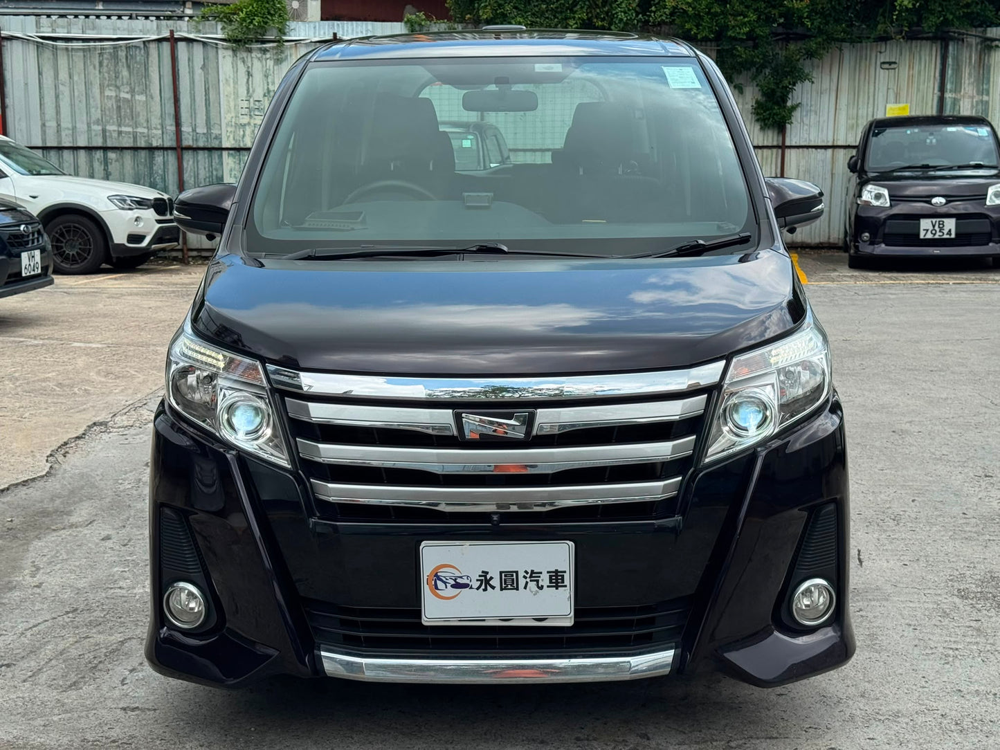 TOYOTA NOAH 2014