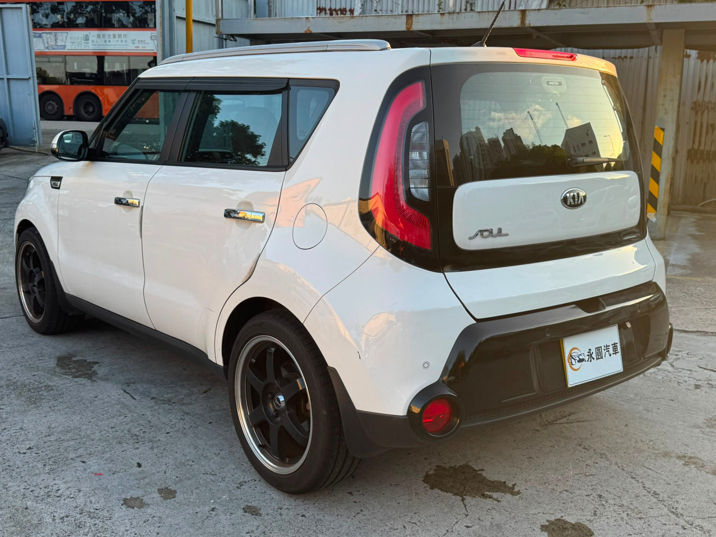 KIA SOUL DELUXE 2014