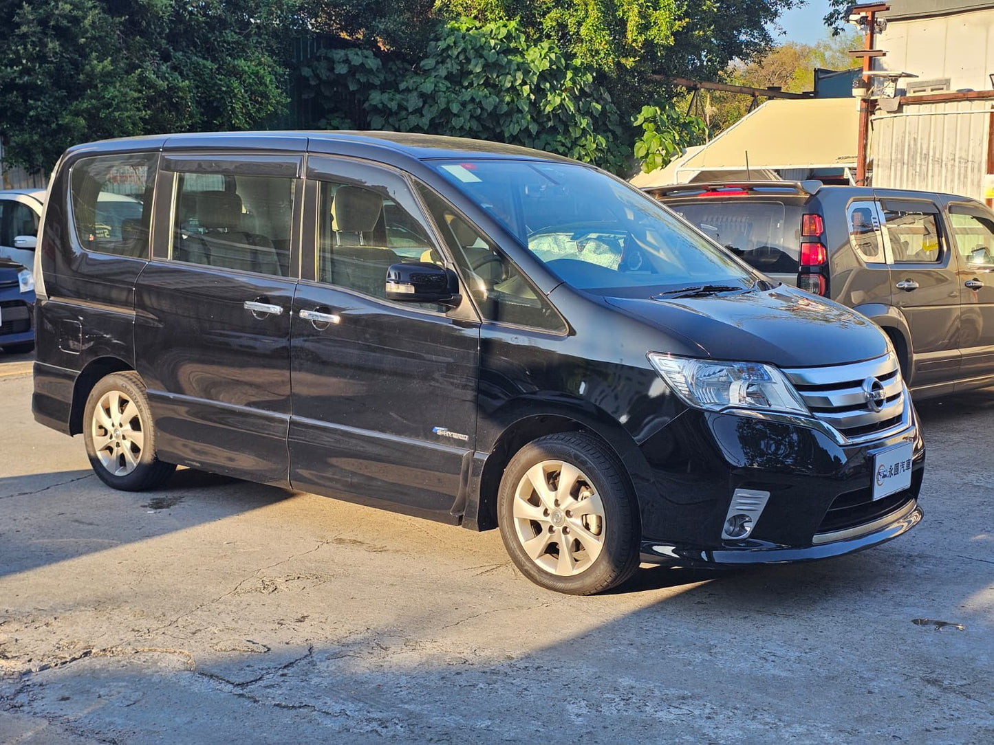 NISSAN SERENA 2013