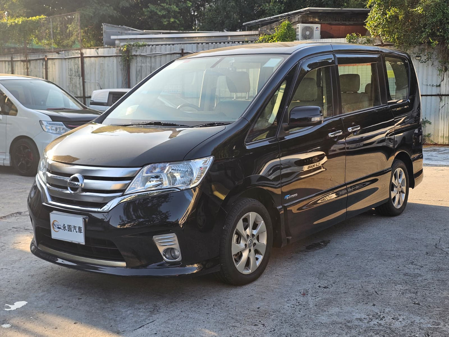 NISSAN SERENA 2013
