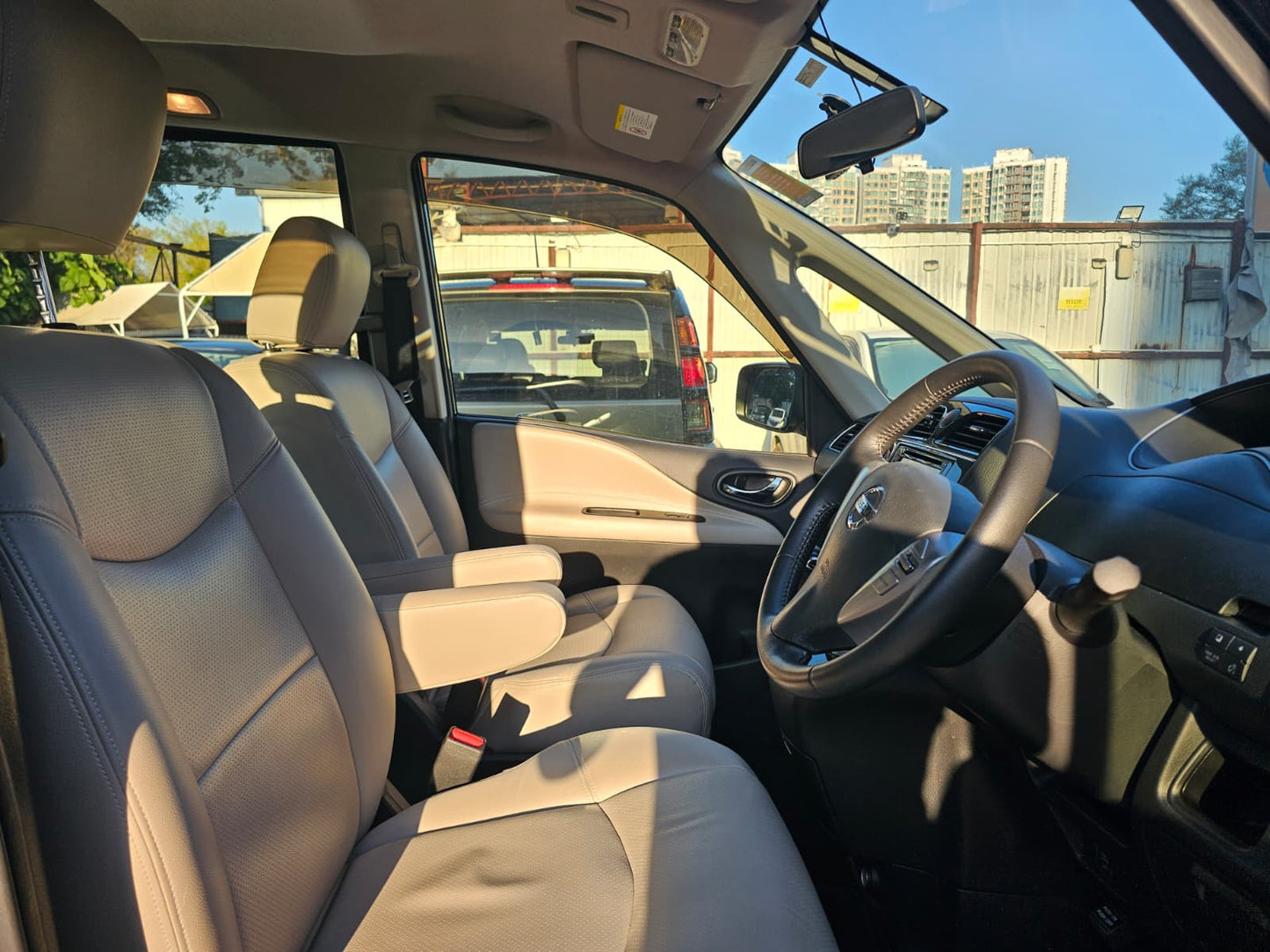 NISSAN SERENA 2013