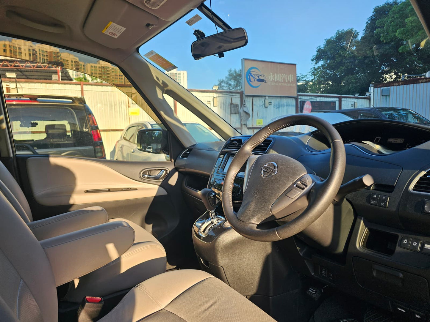 NISSAN SERENA 2013