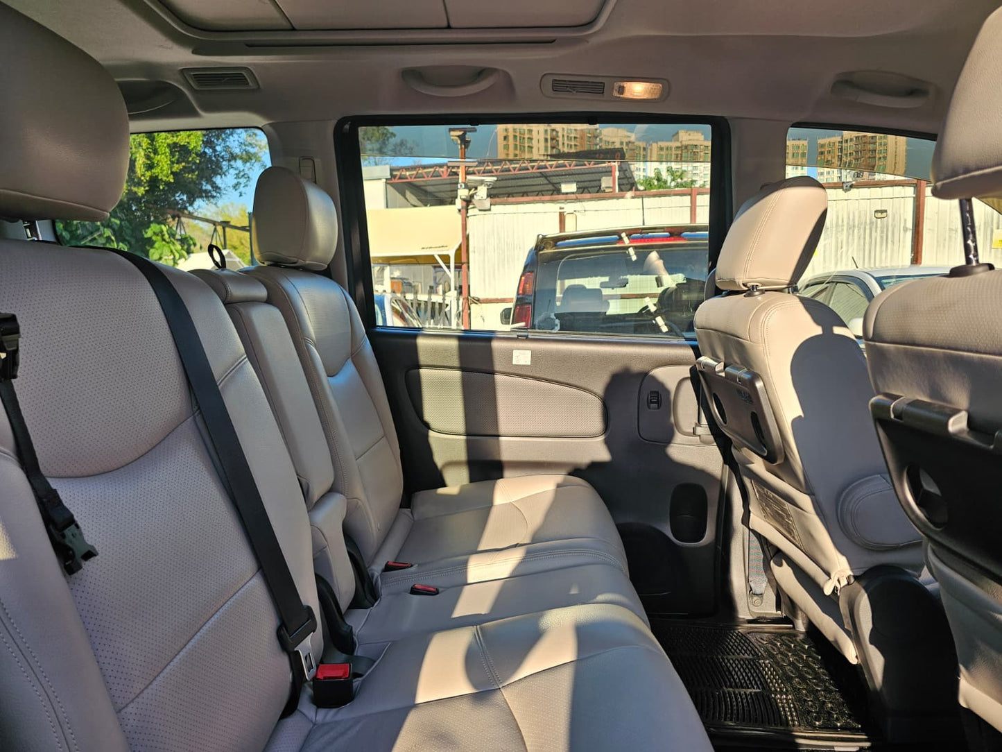 NISSAN SERENA 2013