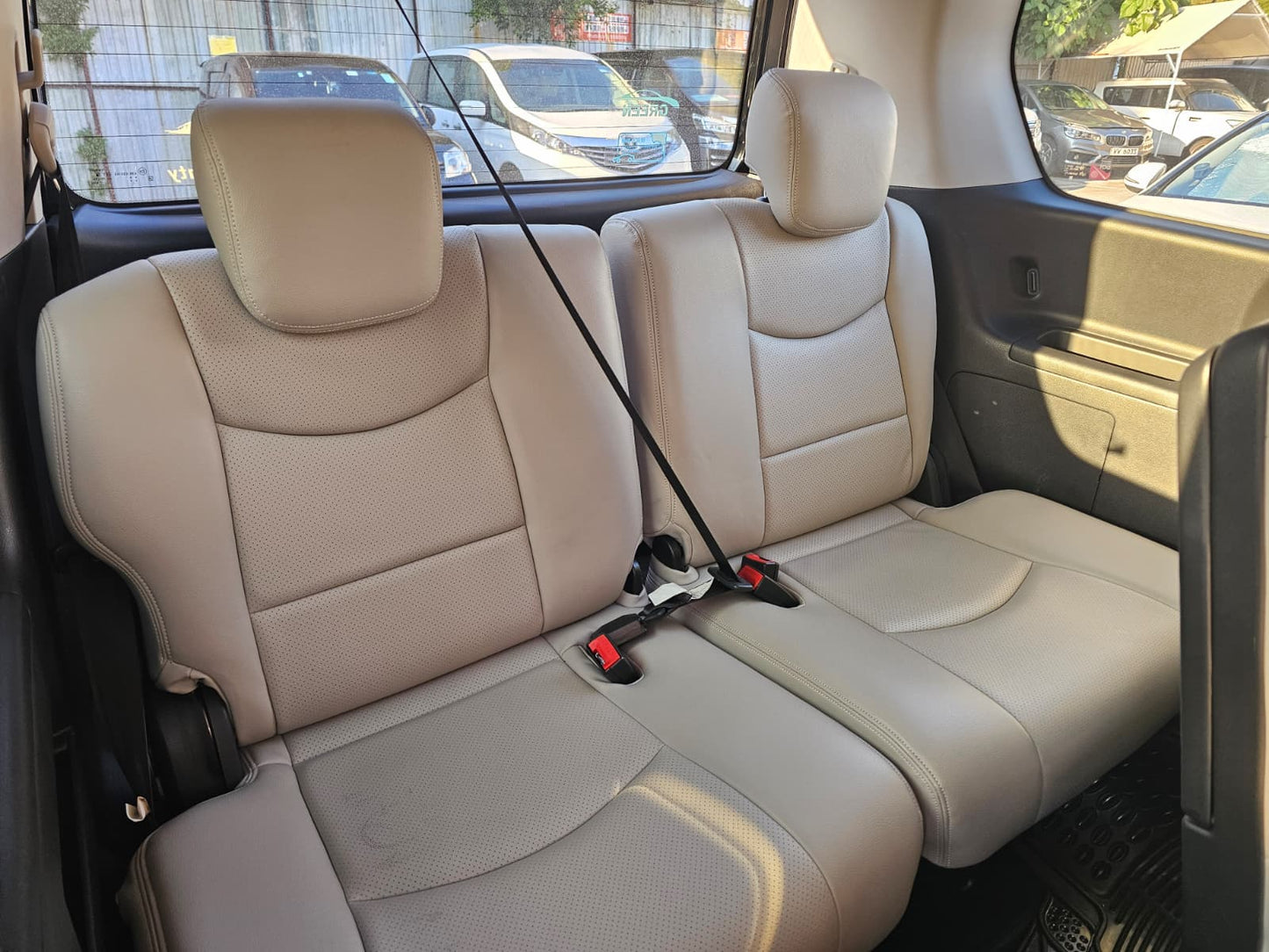 NISSAN SERENA 2013