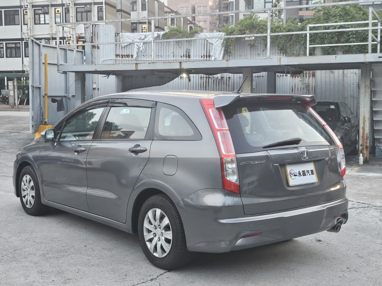 HONDA STREAM 2011