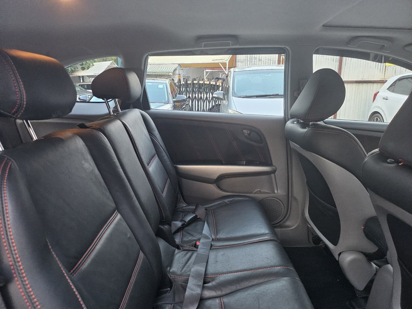 HONDA STREAM 2011