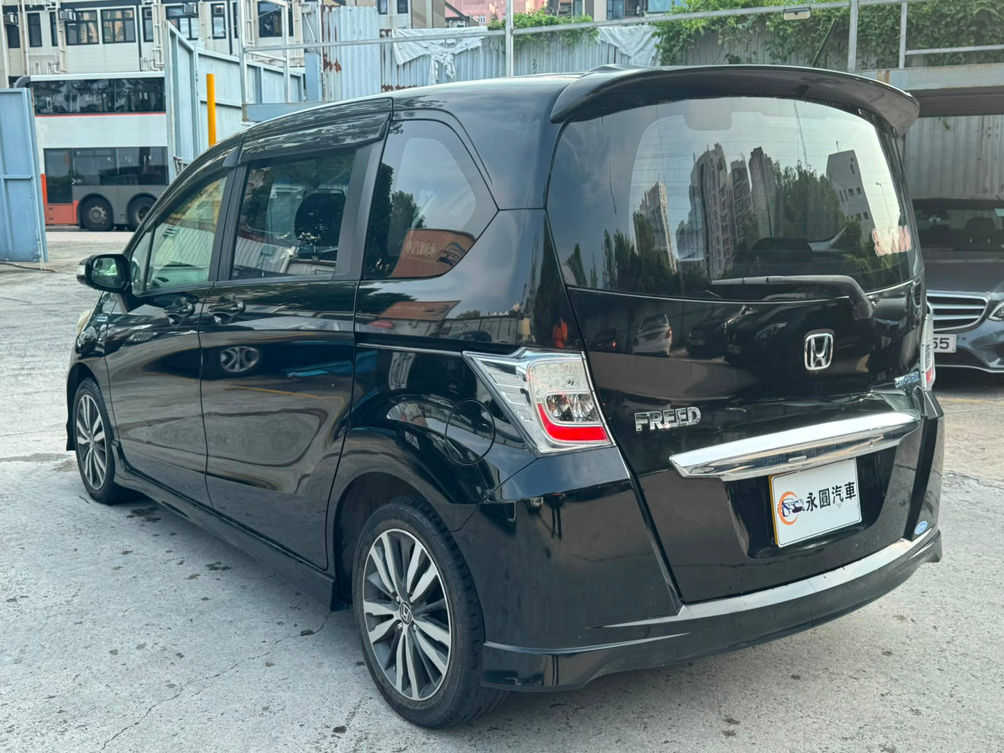 Honda Freed Hybrid 2014
