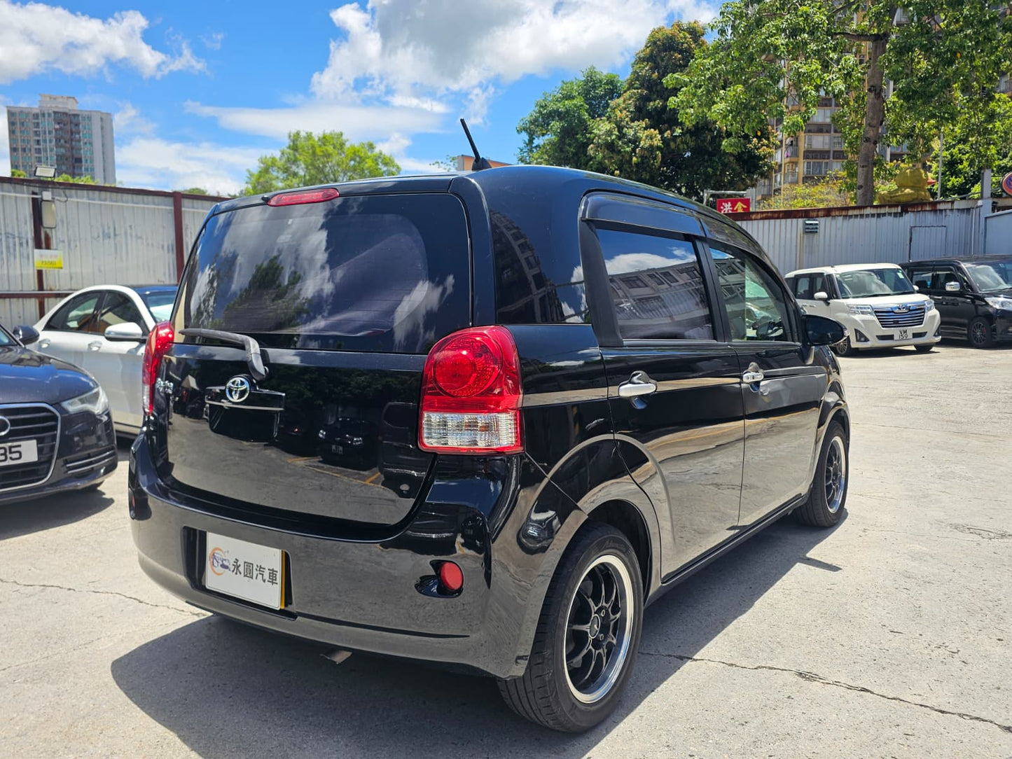 Toyota Porte 2013