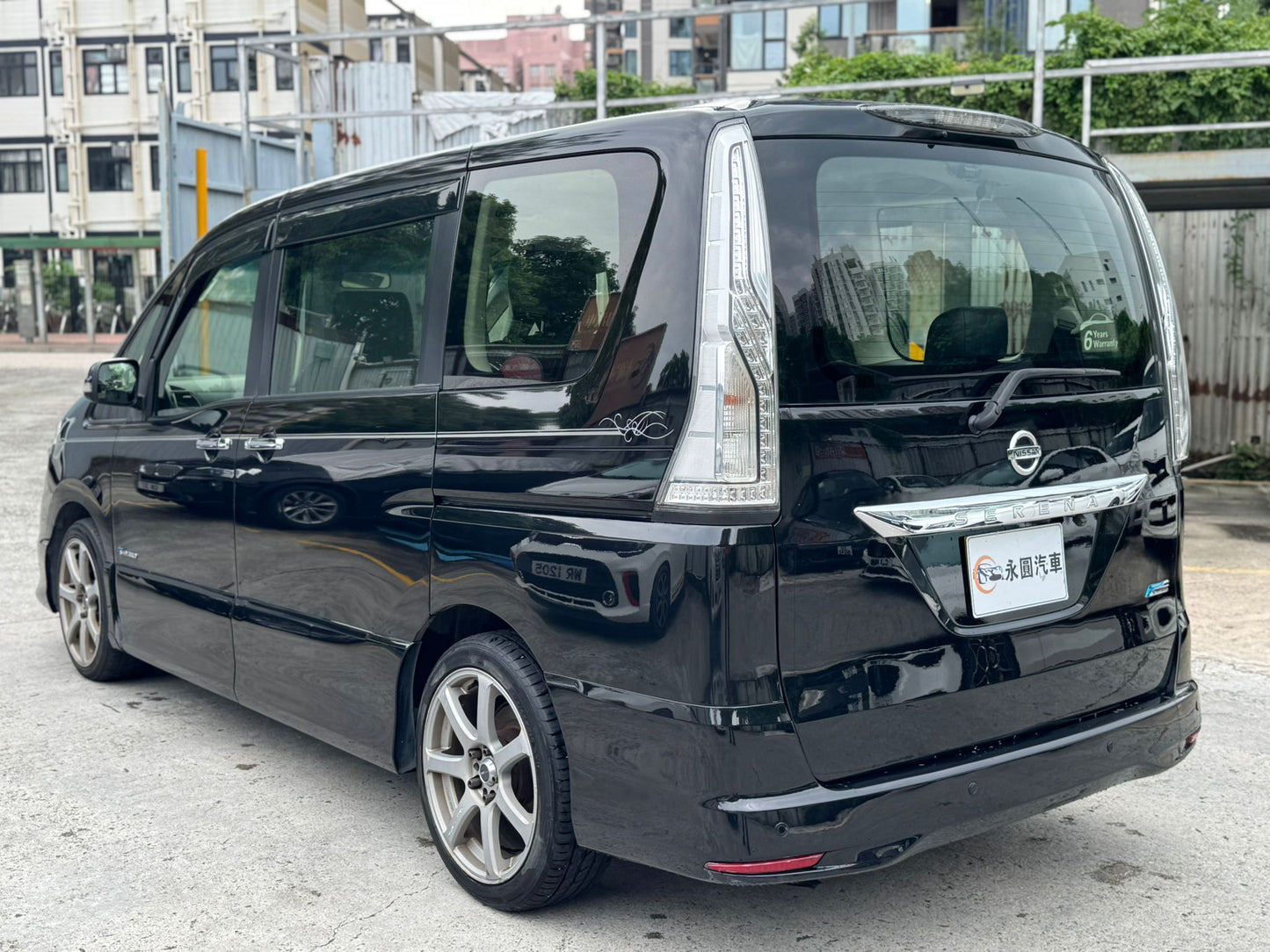 NISSAN SERENA  2015