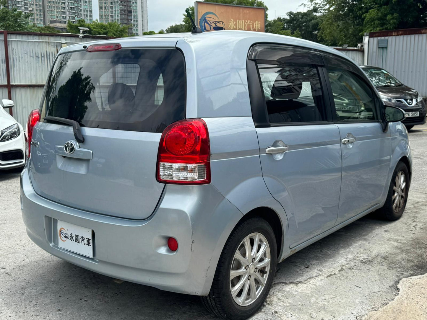 TOYOTA PORTE 2013