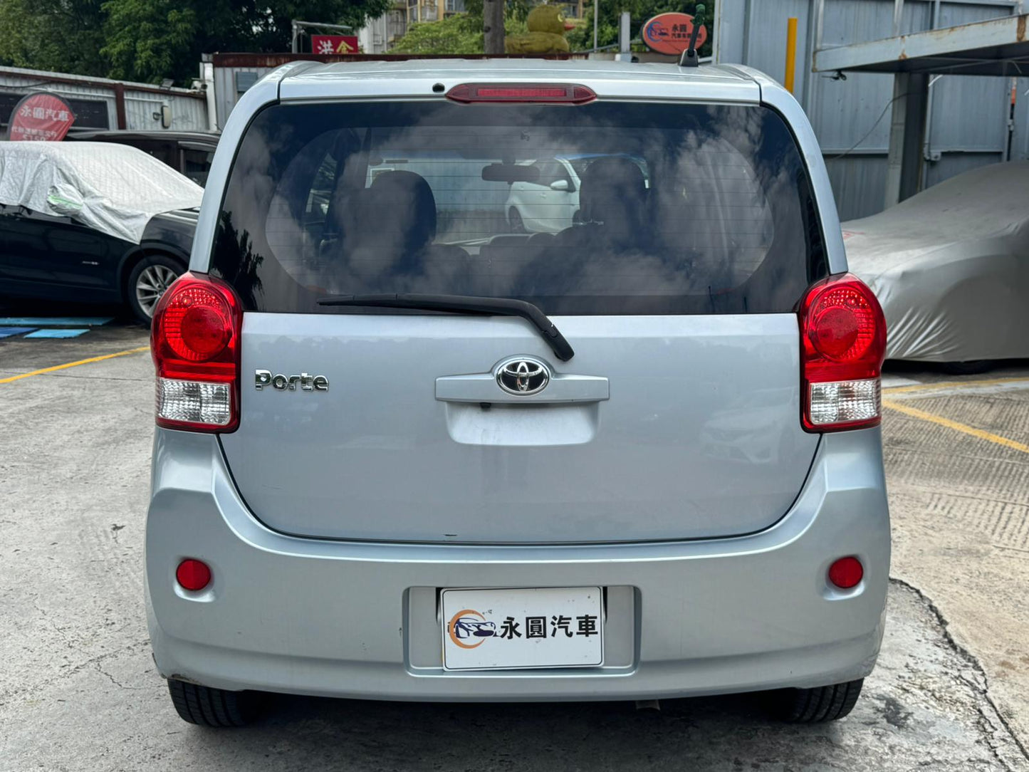 TOYOTA PORTE 2013