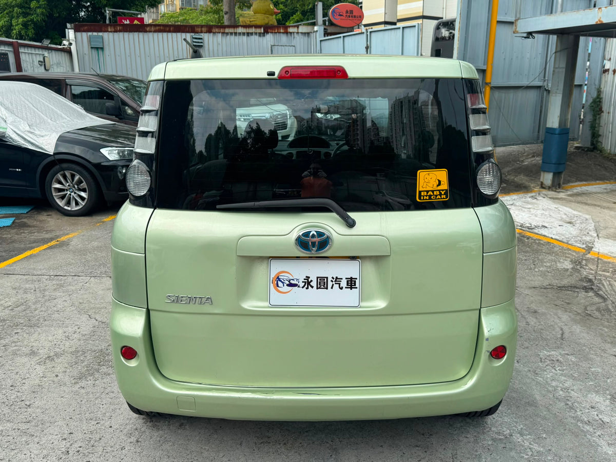 TOYOTA SIENTA 2009