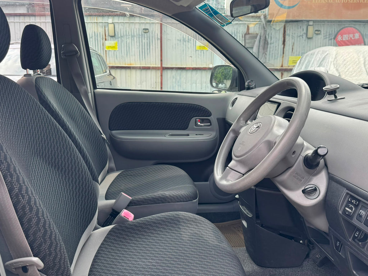 TOYOTA SIENTA 2009