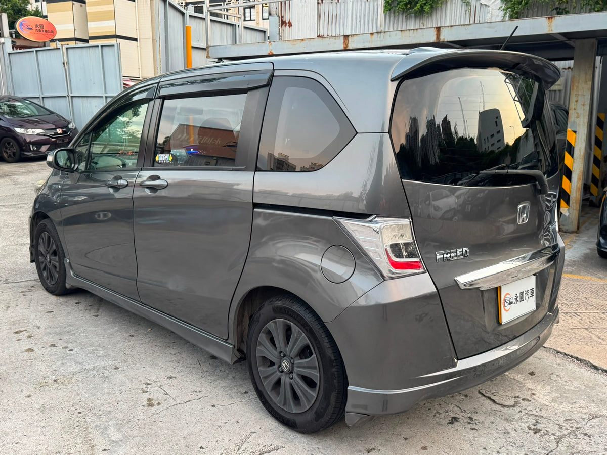 Honda Freed Hybrid 2012