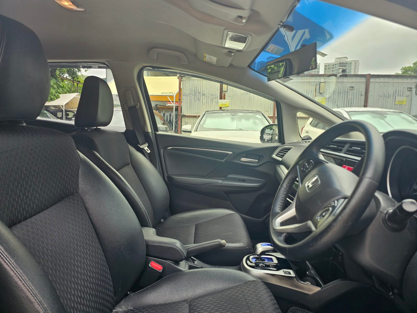 Honda Fit Hybrid 2015