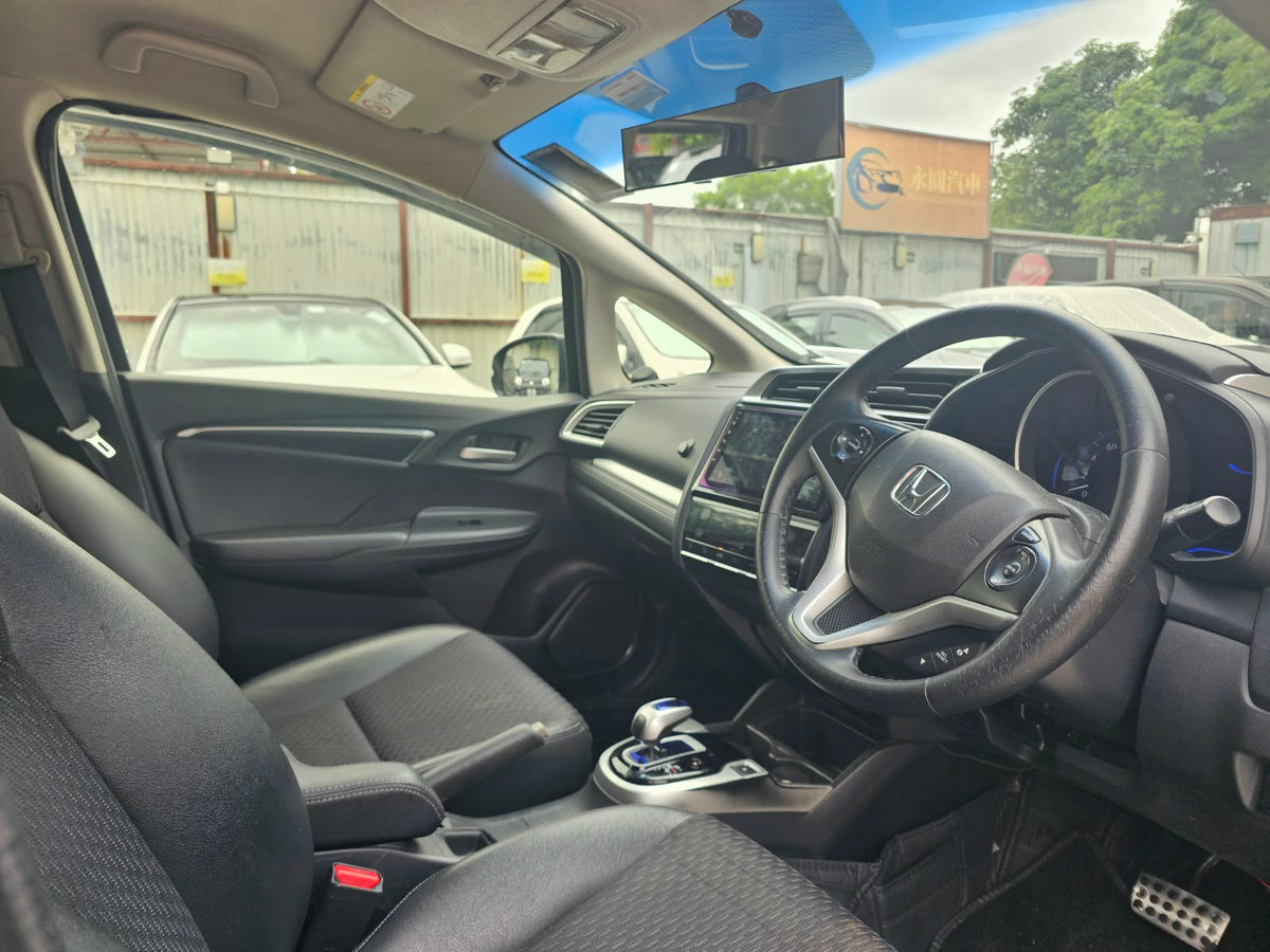 Honda Fit Hybrid 2015