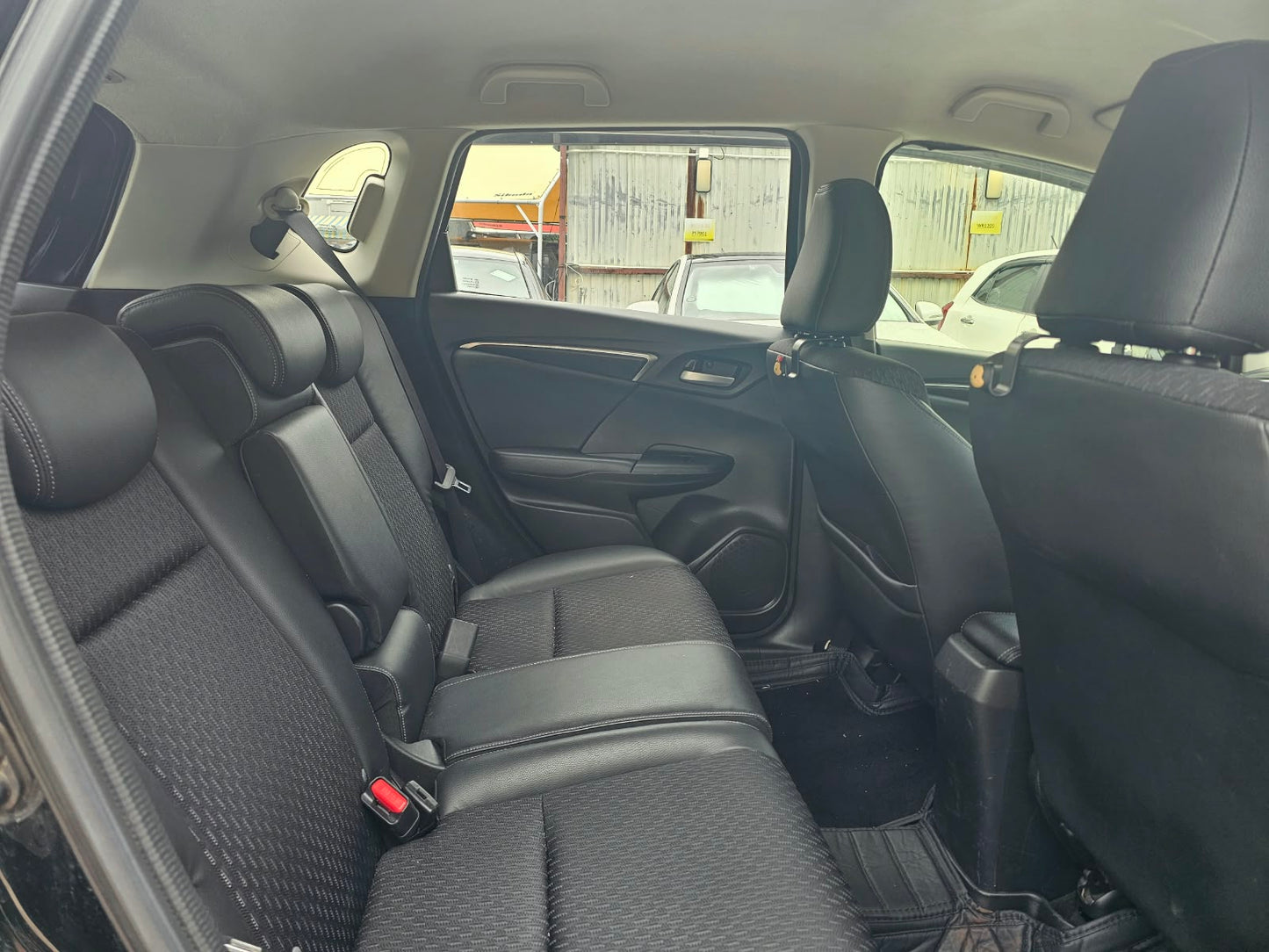 Honda Fit Hybrid 2015