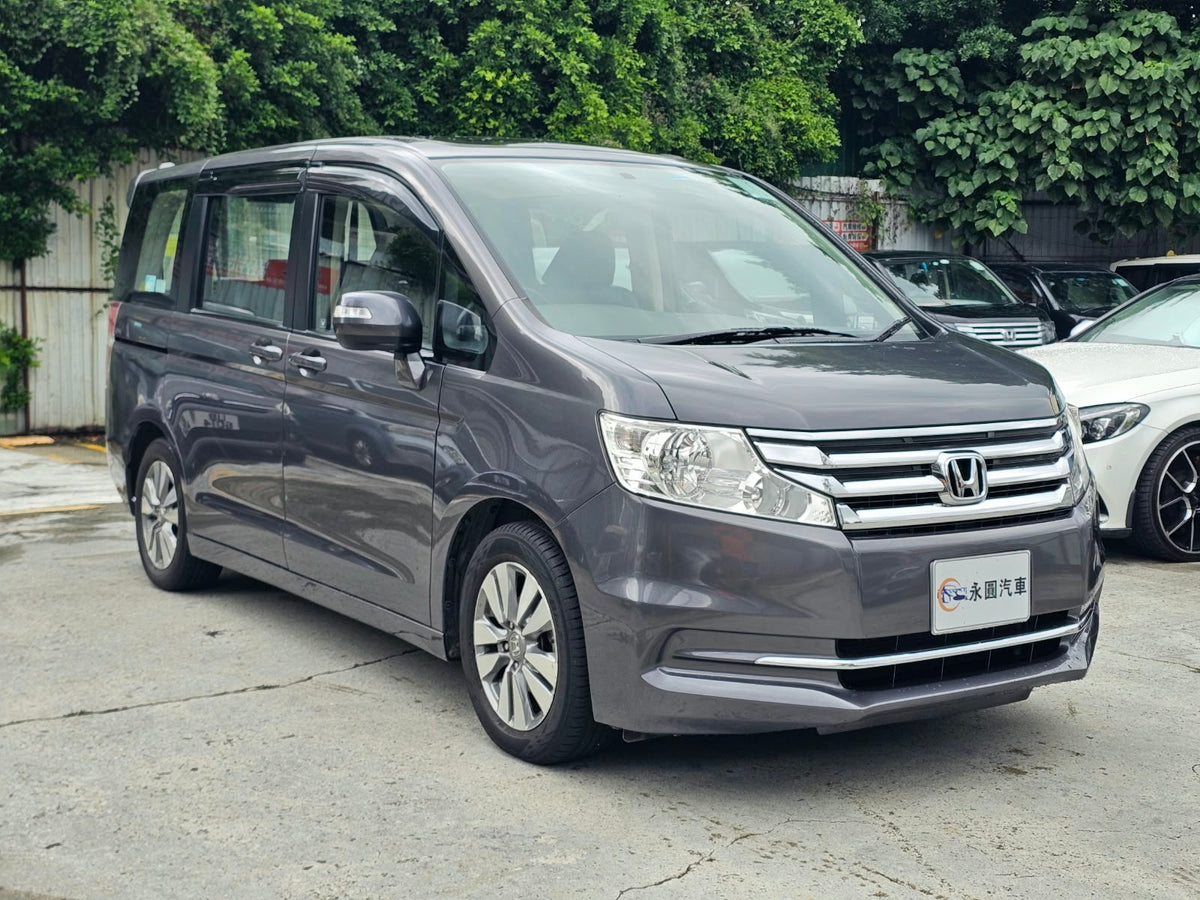 Honda Stepwgn 2014