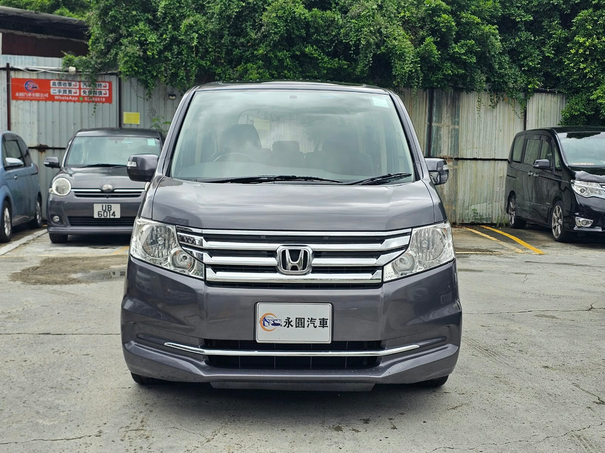 Honda Stepwgn 2014