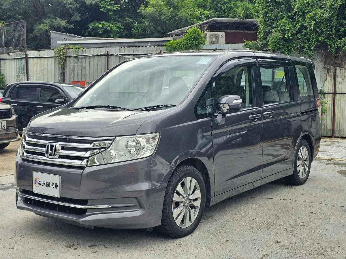 Honda Stepwgn 2014