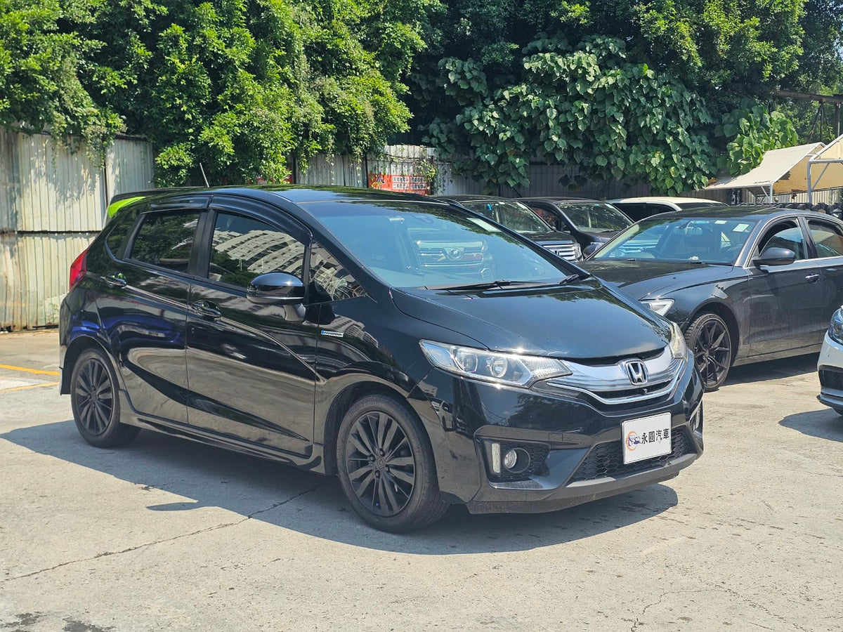 Honda Fit Hybrid 2015