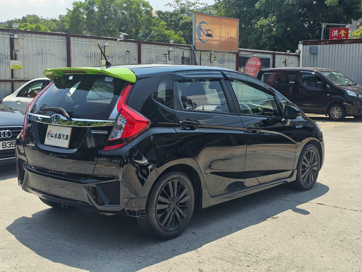 Honda Fit Hybrid 2015