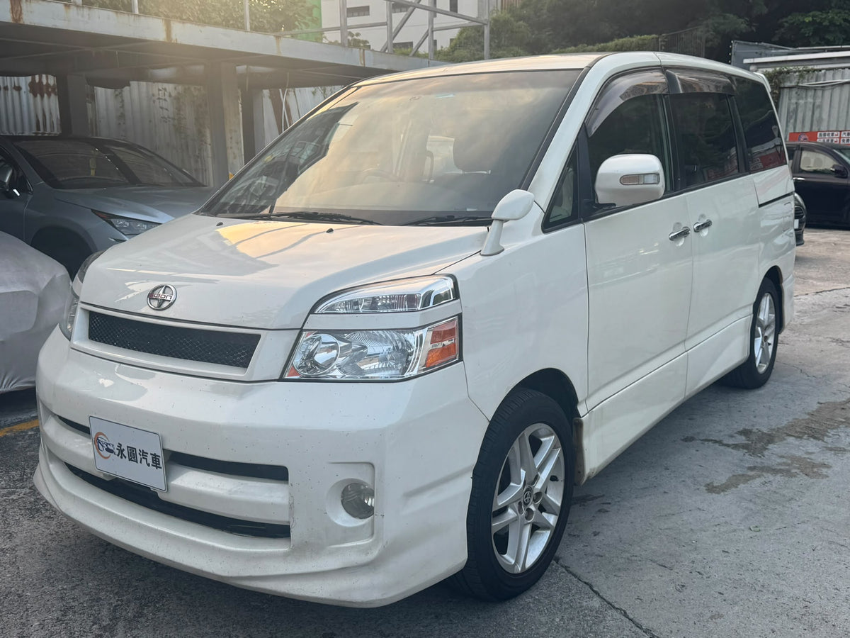 TOYOTA VOXY 2006