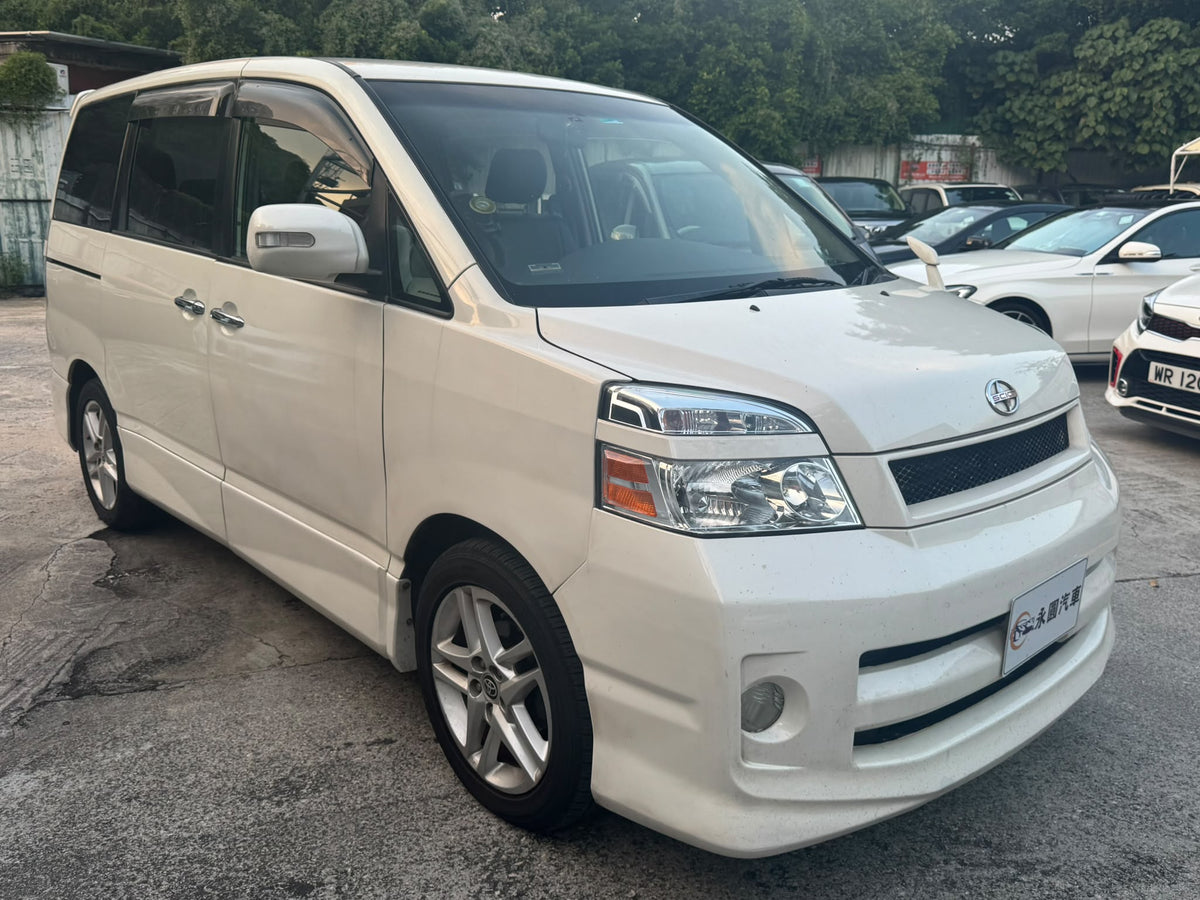 TOYOTA VOXY 2006