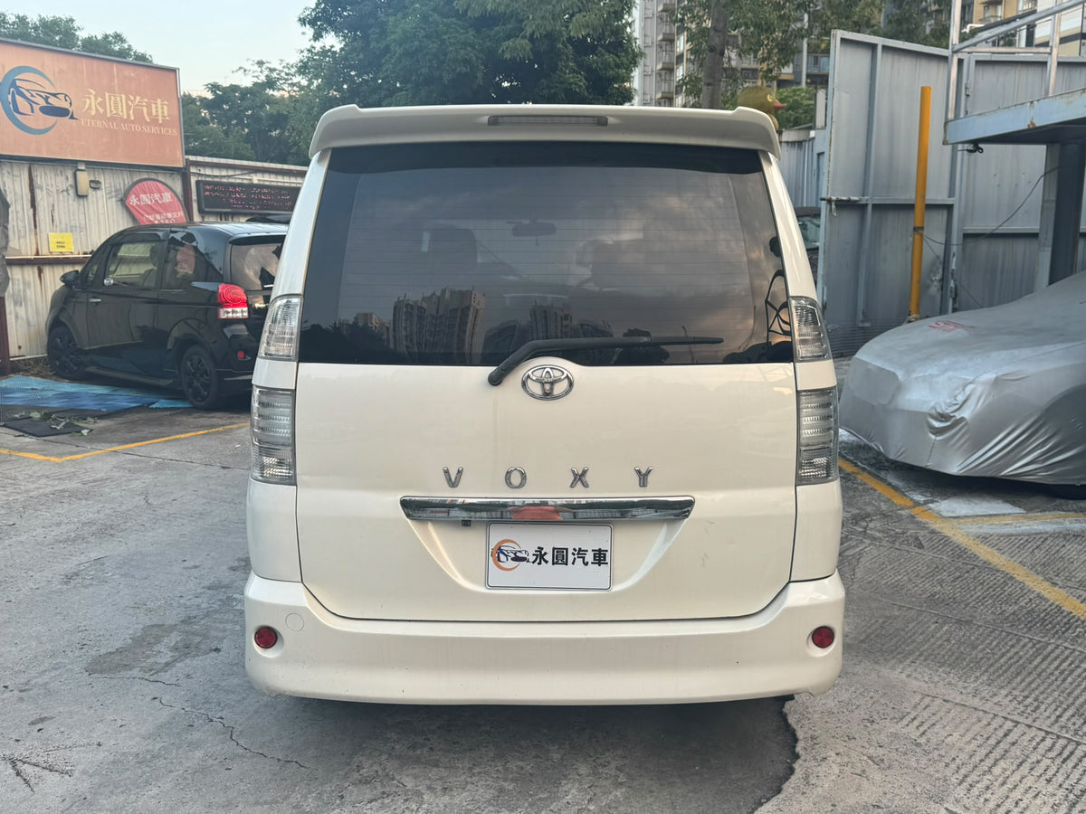 TOYOTA VOXY 2006