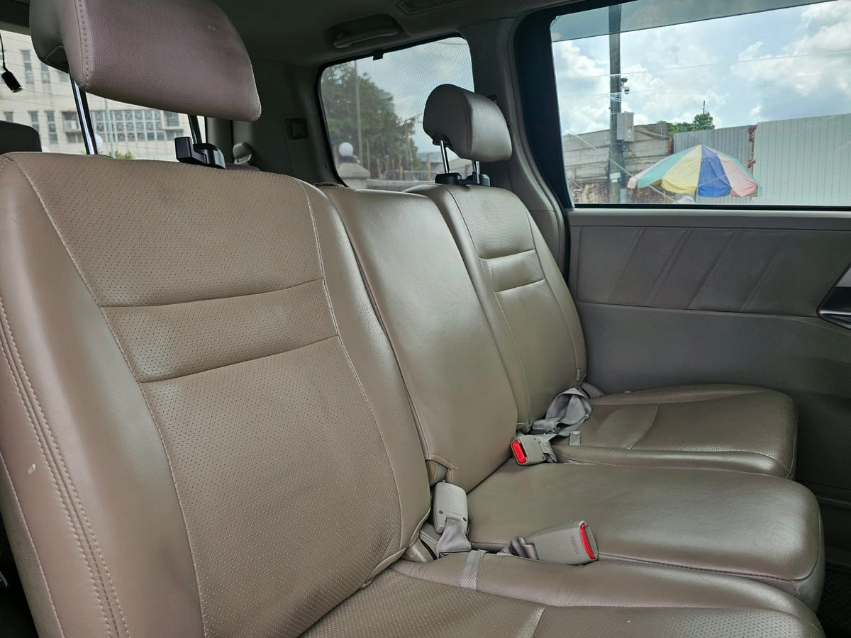 Toyota Noah 2008
