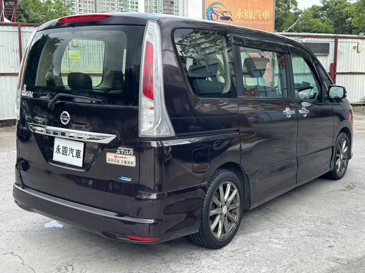 Nissan Serena 2011