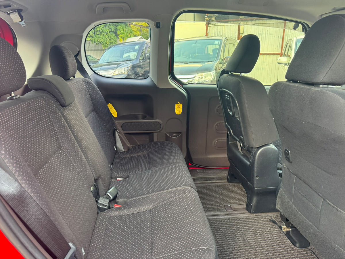 TOYOTA SPADE 2012