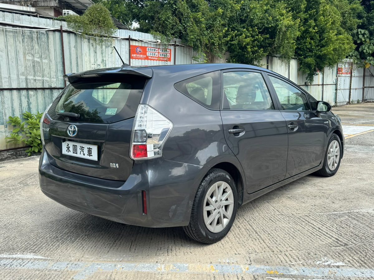 TOYOTA PRIUS V 2014