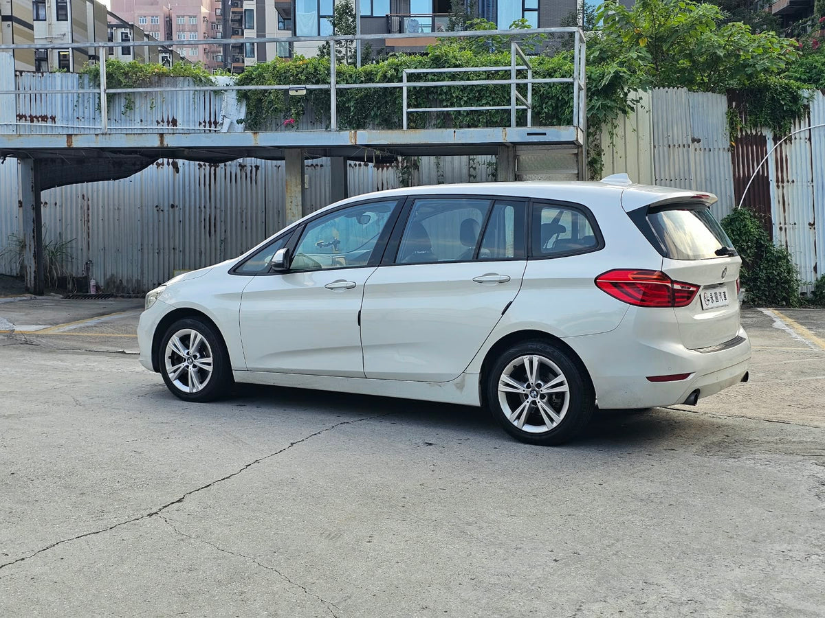 B.M.W. 220IA 2016