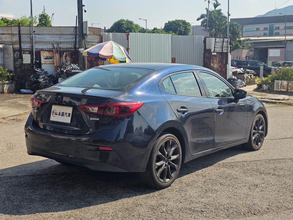 MAZDA 3 2016